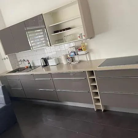 Onthepoint, Erdgeschoss, Abstellplatz Für Fahrräder, Und Innenhafen 5 Gehminuten!!! Apartment *