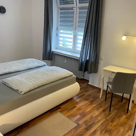 Onthepoint, Erdgeschoss, Abstellplatz Fuer Fahrraeder, Und Innenhafen 5 Gehminuten!!! *